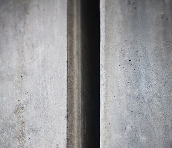 Dyna Products - FormSkin concrete formwork products photo concrete slab edge after using FormSkin.